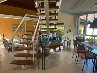 Casa de Condomínio com 3 Quartos à venda, 250m² no Piratininga, Niterói