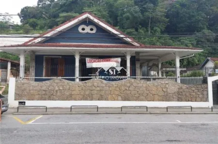 Casa com 6 Quartos para alugar, 280m² no Valparaíso, Petrópolis