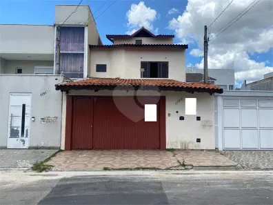 Sobrado com 5 Quartos à venda, 252m² no Jardim dos Ipês, Suzano