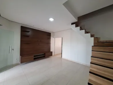 Sobrado com 3 Quartos para alugar, 150m² no Conjunto Universitário, Rio Branco