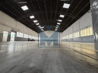 Galpão/Depósito/Armazém para venda ou aluguel, 700m² no Jardim Cumbica, Guarulhos