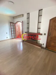Sobrado com 2 Quartos para alugar, 250m² no Jardim Santa Mena, Guarulhos