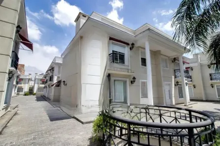 Casa de Condomínio com 3 Quartos à venda, 260m² no Vila Monumento, São Paulo