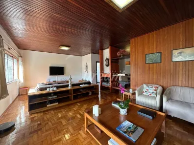 Casa com 5 Quartos à venda, 272m² no Jardim Cascata, Teresópolis