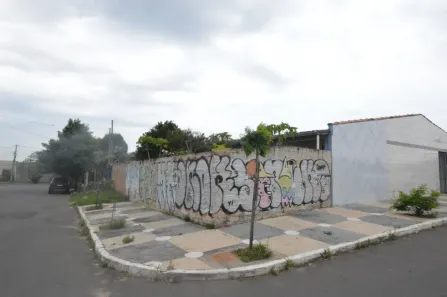 Casa com 2 Quartos à venda, 90m² no Guajuviras, Canoas