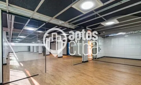 Imóvel Comercial para alugar, 680m² no Ahú, Curitiba