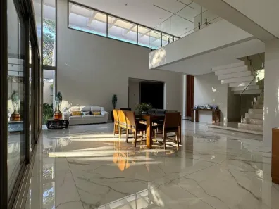 Casa de Condomínio com 4 Quartos à venda, 590m² no Jardim Karaíba, Uberlândia