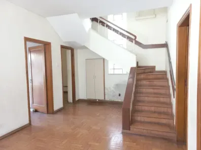 Casa com 1 Quarto para alugar, 550m² no Barroca, Belo Horizonte