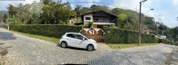 Casa com 3 Quartos à venda, 2350m² no Samambaia, Petrópolis