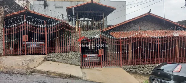 Casa com 6 Quartos à venda, 310m² no Bonfim, Belo Horizonte
