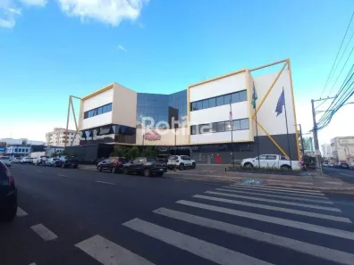 Sala Comercial para alugar, 340m² no Nossa Senhora Aparecida, Uberlândia