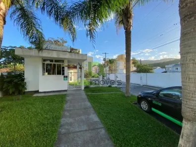 Apartamento com 2 Quartos para alugar, 60m² no Sertão do Maruim, São José