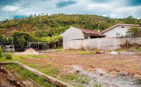 Lote/Terreno à venda, 320m² no Primeiro de Maio, Brusque
