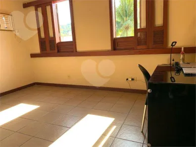 Casa com 7 Quartos à venda, 675m² no Piratininga, Niterói