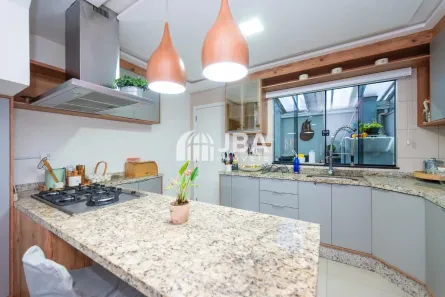 Sobrado com 3 Quartos à venda, 120m² no Sítio Cercado, Curitiba