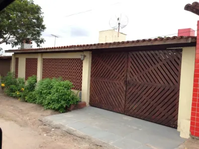 Casa de Condomínio com 4 Quartos à venda, 180m² no Alpes Suiços, Gravatá