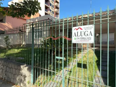 Casa com 2 Quartos para alugar, 300m² no Jardim Amália, Volta Redonda