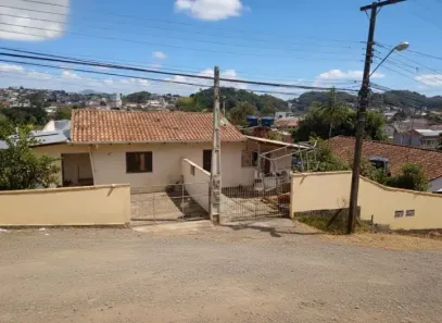 Casa com 3 Quartos à venda, 90m² no Petrópolis, Joinville