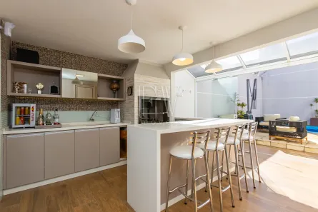 Sobrado com 3 Quartos à venda, 205m² no Jardim das Américas, Curitiba
