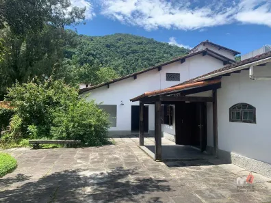 Casa com 5 Quartos para alugar, 420m² no Quitandinha, Petrópolis