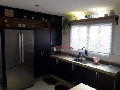 Sobrado com 3 Quartos à venda, 180m² no Jardim Adriana, Guarulhos