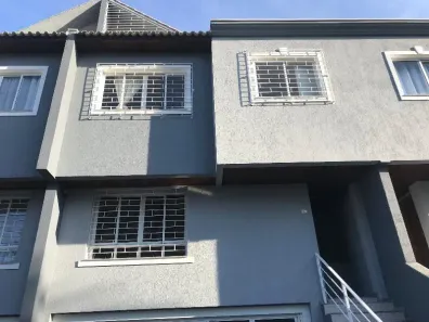Sobrado com 3 Quartos à venda, 177m² no Novo Mundo, Curitiba