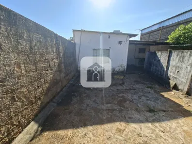 Casa com 2 Quartos para alugar, 70m² no Jaraguá, Uberlândia