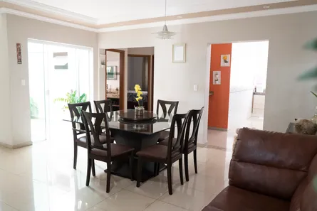 Sobrado com 4 Quartos à venda, 232m² no Jardim Europa, Jaguariúna
