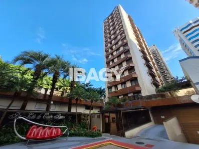Apartamento com 2 Quartos para alugar, 134m² no Centro, Florianópolis
