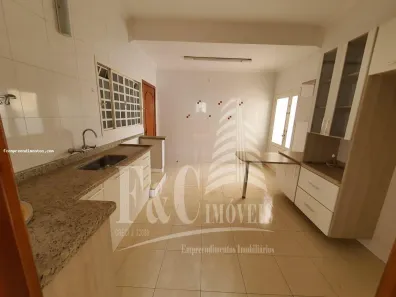 Casa com 3 Quartos à venda, 250m² no Centro, Araras