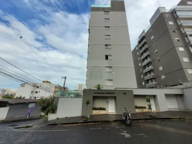 Apartamento com 3 Quartos para alugar, 107m² no Saraiva, Uberlândia
