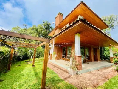Casa com 3 Quartos para alugar, 230m² no Mato Queimado, Gramado