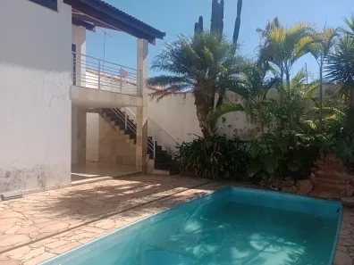 Casa com 4 Quartos à venda, 280m² no Jardim Karaíba, Uberlândia