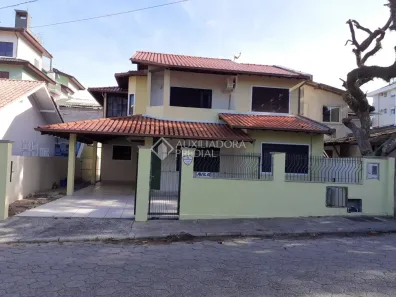 Casa com 3 Quartos à venda, 240m² no Lagoa da Conceição, Florianópolis