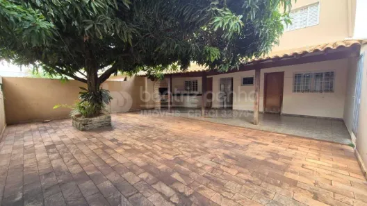 Casa com 3 Quartos para alugar, 259m² no Parque Residencial Romano Calil, São José do Rio Preto