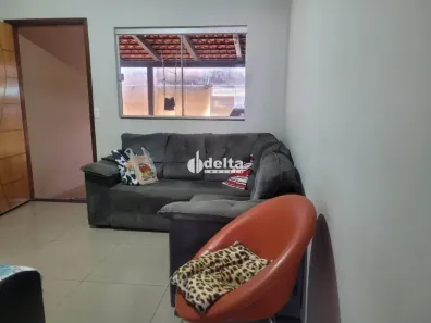 Casa com 2 Quartos à venda, 140m² no Jardim Canaã, Uberlândia