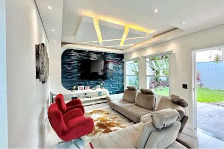 Casa com 4 Quartos à venda, 248m² no Vila Romanópolis, Ferraz de Vasconcelos