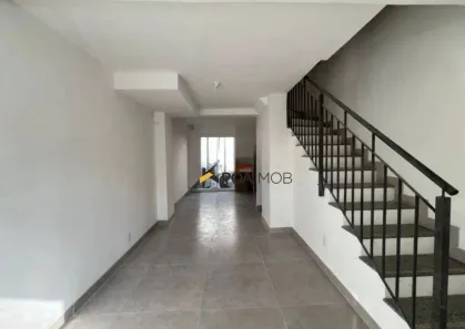 Casa de Condomínio com 2 Quartos para alugar, 60m² no Vila Nova, Porto Alegre