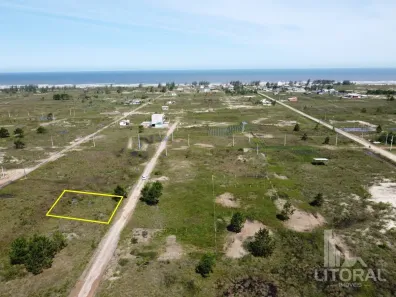 Lote/Terreno à venda, 300m² no , Balneário Gaivota