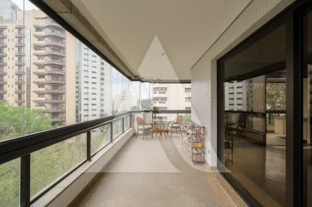 Apartamento com 4 Quartos para venda ou aluguel, 330m² no Moema, São Paulo