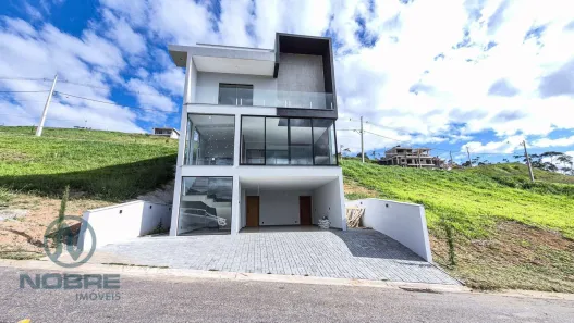 Casa de Condomínio com 4 Quartos à venda, 240m² no Ermitage, Teresópolis