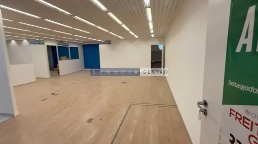 Sala Comercial para venda ou aluguel, 135m² no Centro, Curitiba