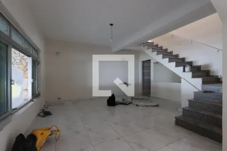 Casa com 3 Quartos à venda, 240m² no Vila Ema, São Paulo
