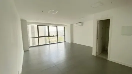 Sala Comercial à venda, 40m² no Azenha, Porto Alegre