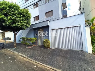 Apartamento com 3 Quartos para alugar, 88m² no Centro, Uberlândia