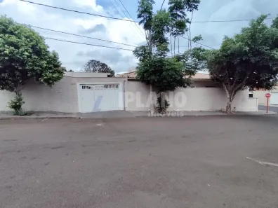 Casa com 3 Quartos para alugar, 198m² no Centro, São Carlos