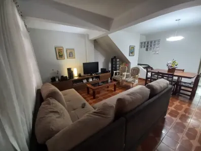 Casa com 3 Quartos à venda, 212m² no Vila Araguaia, São Paulo