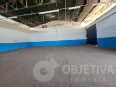 Galpão/Depósito/Armazém para alugar, 600m² no Distrito Industrial, Uberlândia