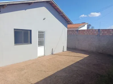 Casa com 2 Quartos à venda, 48m² no Loteamento Ilha Bela, Uberaba