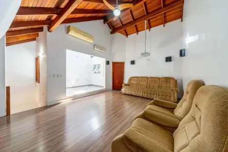 Casa com 4 Quartos para alugar, 185m² no Auxiliadora, Porto Alegre